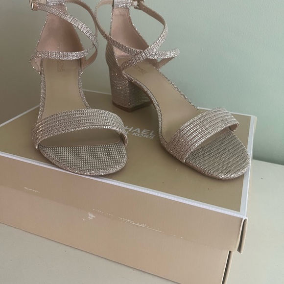 Michael Kors women’s Gold Block Heels Size 8. NWT - Picture 6 of 6